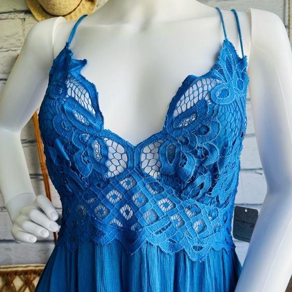 🔴𝐒𝐎𝐋𝐃 NWOT Free People Crochet Top Mini Dress - Picture 7 of 10